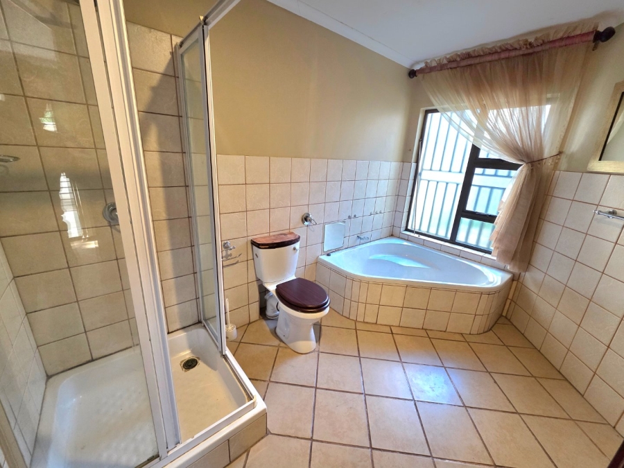 3 Bedroom Property for Sale in Eureka Free State